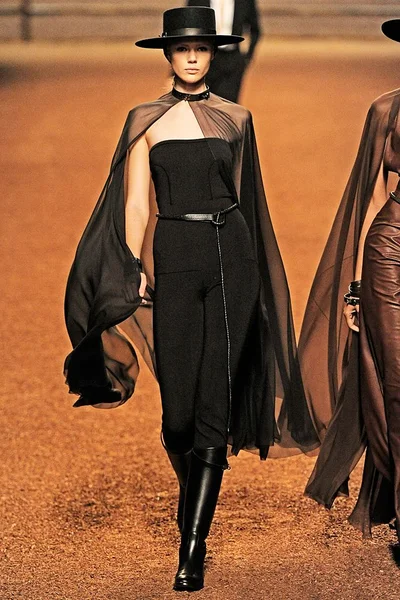 Look 50